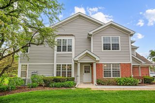 2936 Heatherwood Drive 19081, Schaumburg, IL 60194