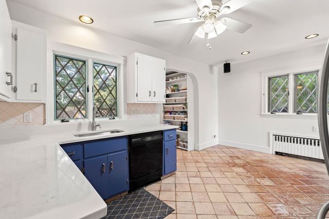 28 Preston Beach Road, Marblehead, MA 01945