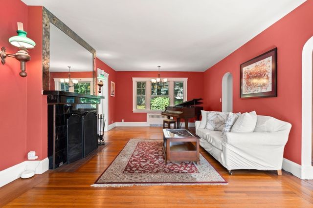 28 Preston Beach Road, Marblehead, MA 01945
