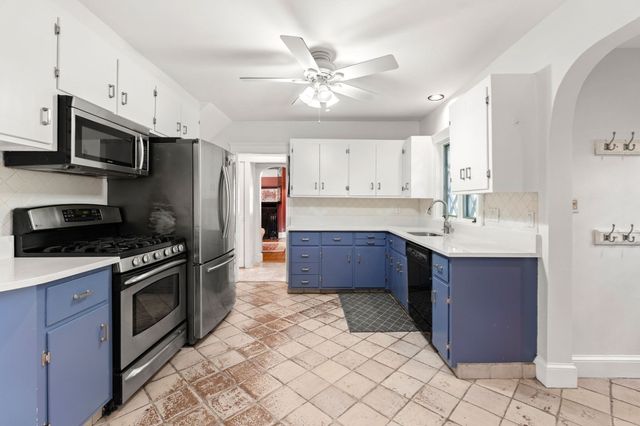 28 Preston Beach Road, Marblehead, MA 01945