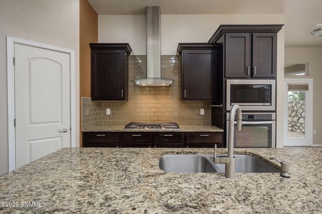 1974 W Villa Napoli Loop, Las Cruces, NM 88011