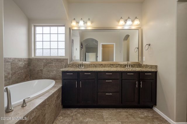 1974 W Villa Napoli Loop, Las Cruces, NM 88011
