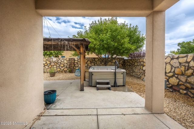 1974 W Villa Napoli Loop, Las Cruces, NM 88011