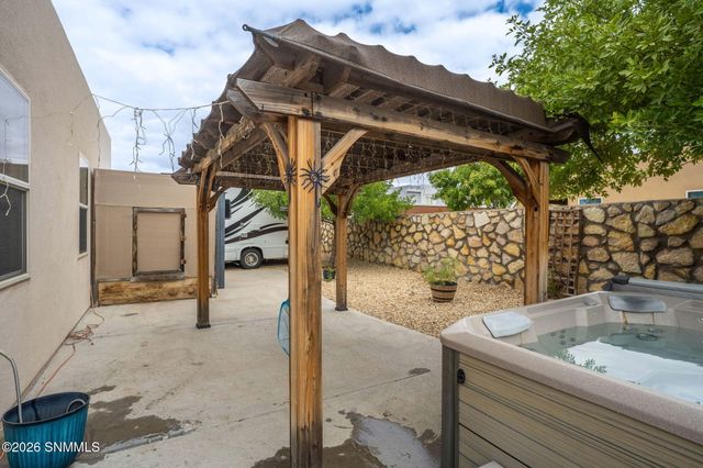 1974 W Villa Napoli Loop, Las Cruces, NM 88011