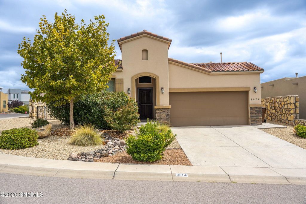 1974 W Villa Napoli Loop, Las Cruces, NM 88011