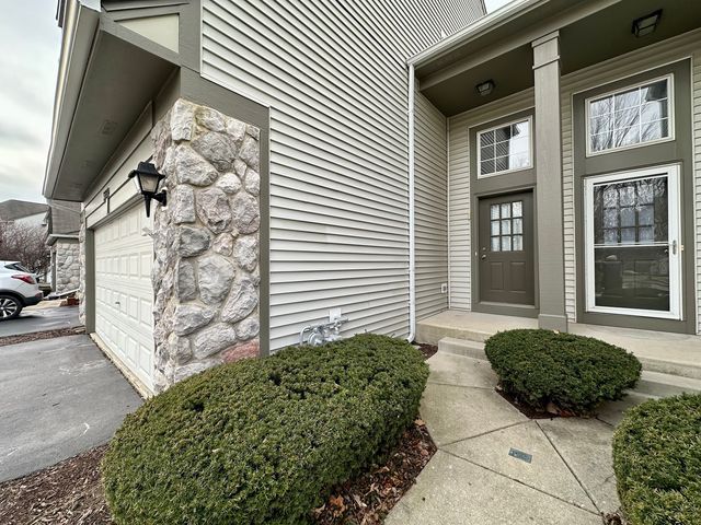 3329 Bromley Lane 3329, Aurora, IL 60502