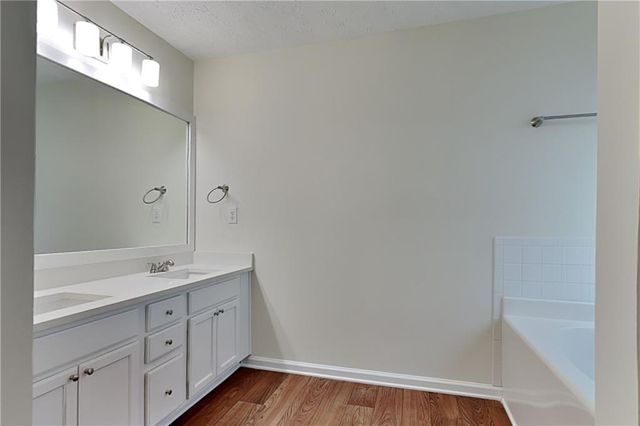 1595 Stephens Pond View, Loganville, GA 30052