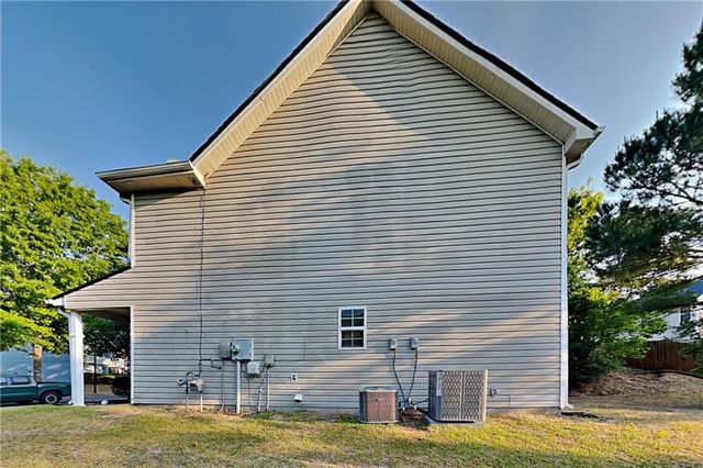1595 Stephens Pond View, Loganville, GA 30052