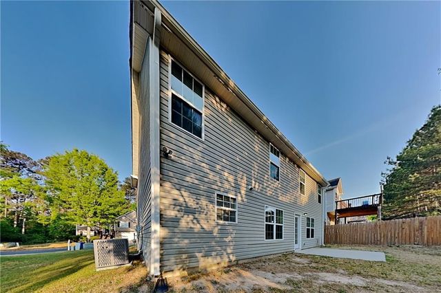 1595 Stephens Pond View, Loganville, GA 30052