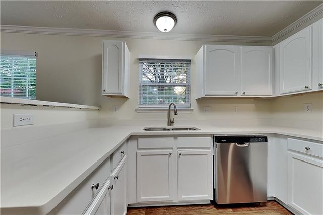 1595 Stephens Pond View, Loganville, GA 30052