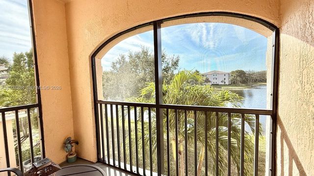 2811 Grande Pkwy 203, Palm Beach Gardens, FL 33410
