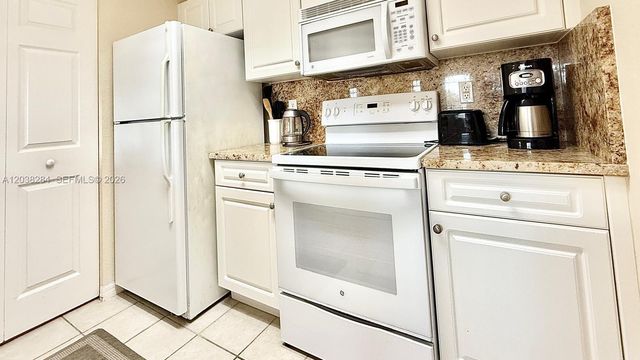 2811 Grande Pkwy 203, Palm Beach Gardens, FL 33410