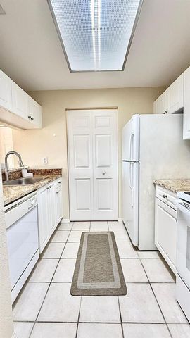 2811 Grande Pkwy 203, Palm Beach Gardens, FL 33410