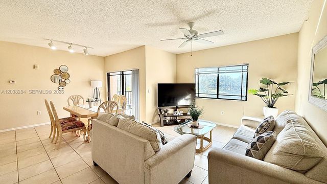 2811 Grande Pkwy 203, Palm Beach Gardens, FL 33410