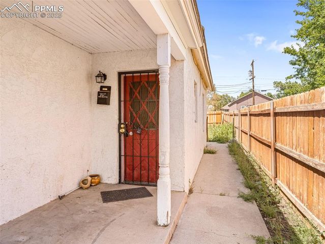 805 E 7th Street, Pueblo, CO 81001