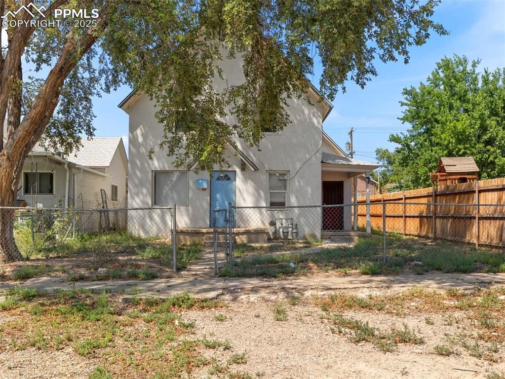 805 E 7th Street, Pueblo, CO 81001