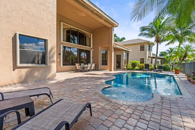 10538 VERSAILLES Boulevard, Wellington, FL 33449