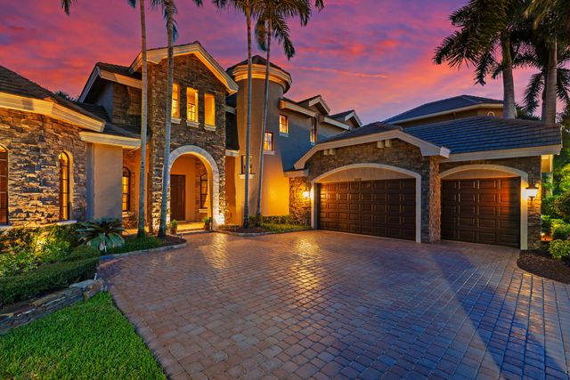 10538 VERSAILLES Boulevard, Wellington, FL 33449