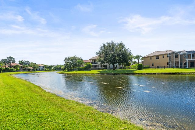 10538 VERSAILLES Boulevard, Wellington, FL 33449