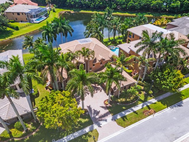 10538 VERSAILLES Boulevard, Wellington, FL 33449