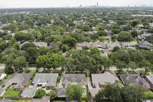5219 Cheena Drive, Houston, TX 77096