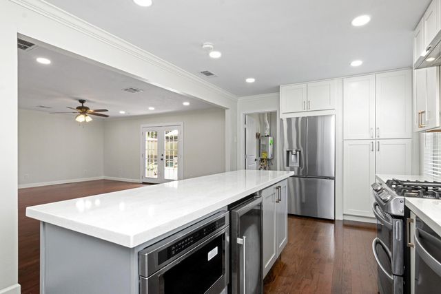 5219 Cheena Drive, Houston, TX 77096