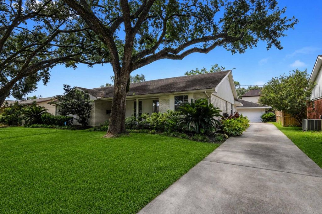 5219 Cheena Drive, Houston, TX 77096