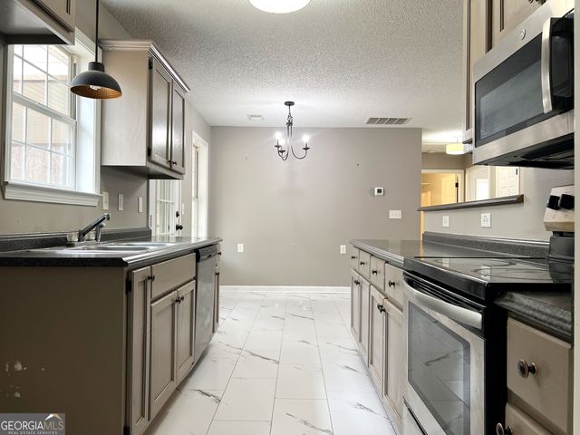 5450 Crest Highway, Thomaston, GA 30286