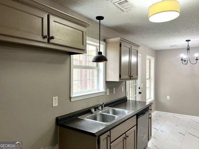 5450 Crest Highway, Thomaston, GA 30286