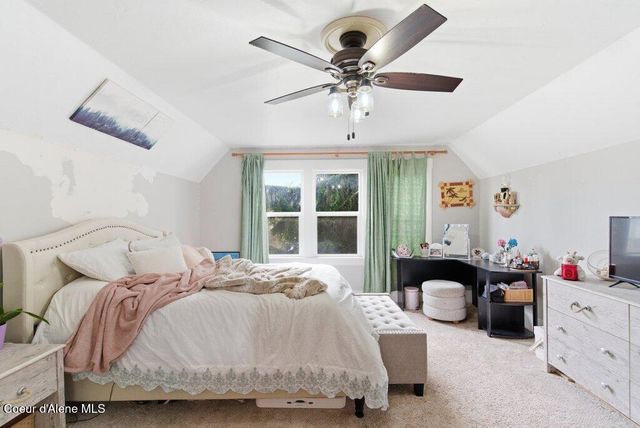 1027 E INDIANA AVE, Coeur D'alene, ID 83814