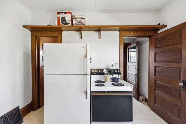 440 8th St, Marion, IA 52302