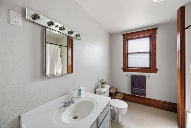 440 8th St, Marion, IA 52302