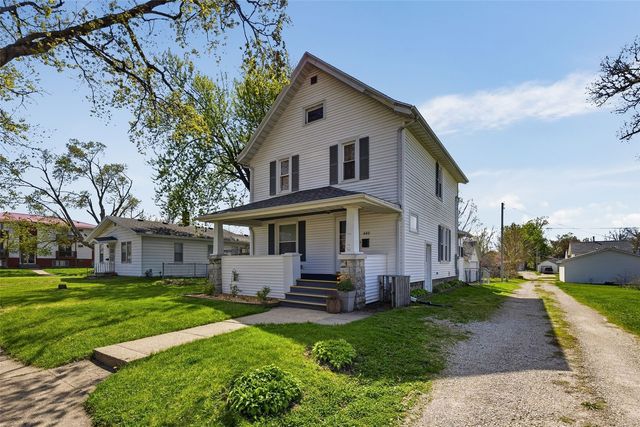440 8th St, Marion, IA 52302