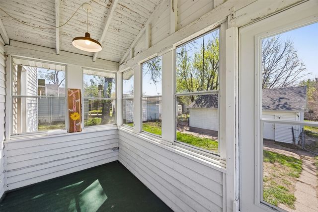440 8th St, Marion, IA 52302