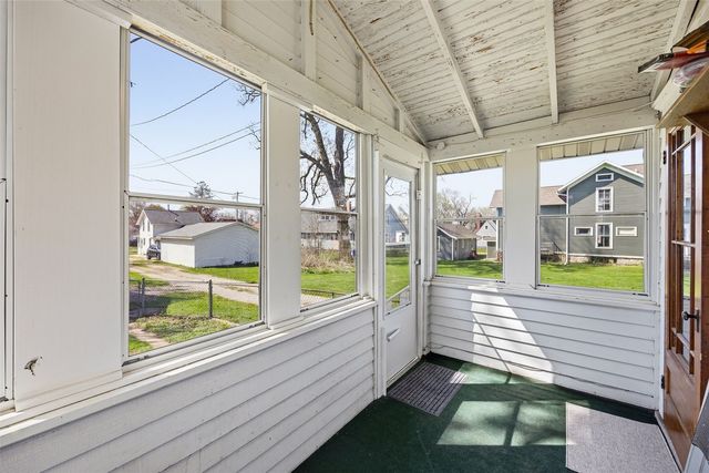 440 8th St, Marion, IA 52302