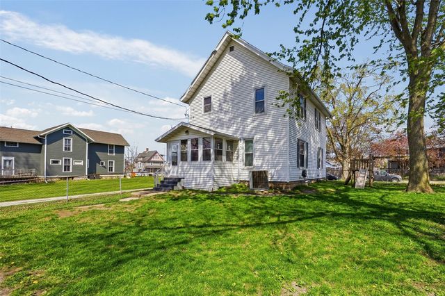 440 8th St, Marion, IA 52302