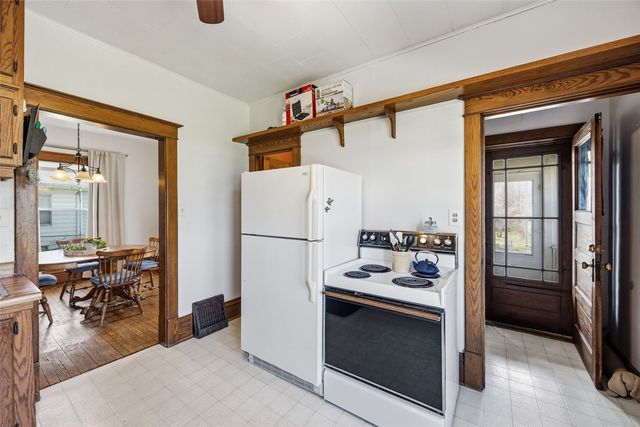 440 8th St, Marion, IA 52302