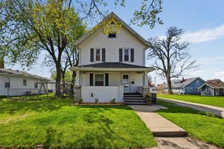 440 8th St, Marion, IA 52302