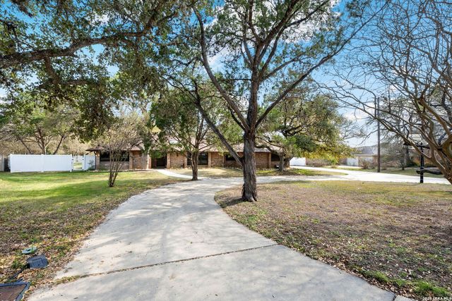 9616 Azalea Cir., Garden Ridge, TX 78266