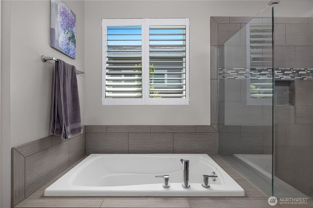 8701 Vashon Court NE, Lacey, WA 98516