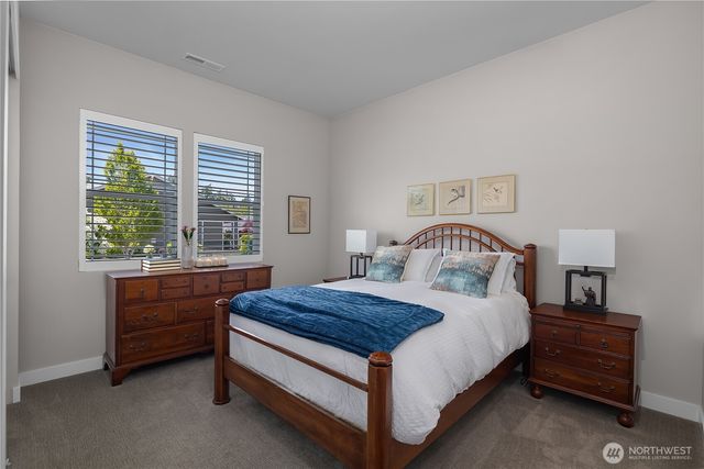 8701 Vashon Court NE, Lacey, WA 98516