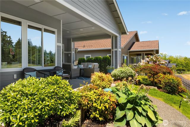 8701 Vashon Court NE, Lacey, WA 98516