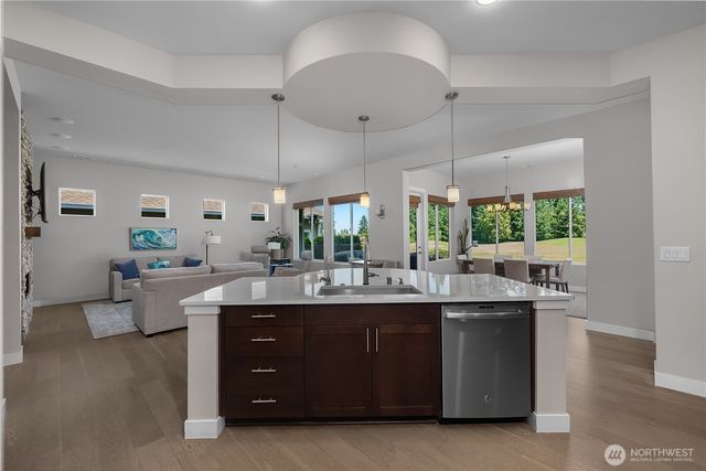 8701 Vashon Court NE, Lacey, WA 98516