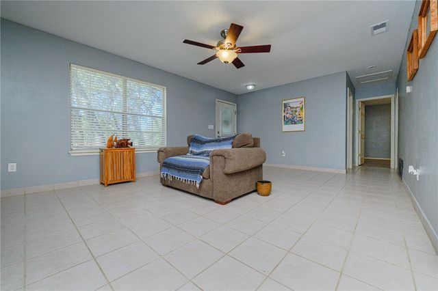 518 S Verne St, Rockport, TX 78382