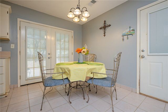 518 S Verne St, Rockport, TX 78382