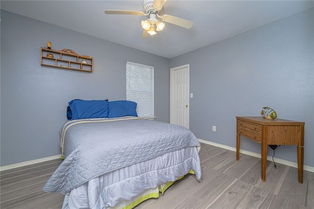 518 S Verne St, Rockport, TX 78382