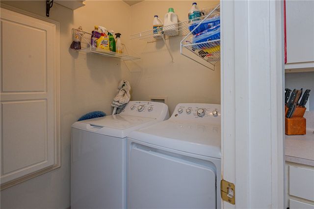 518 S Verne St, Rockport, TX 78382