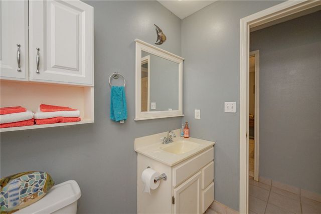 518 S Verne St, Rockport, TX 78382