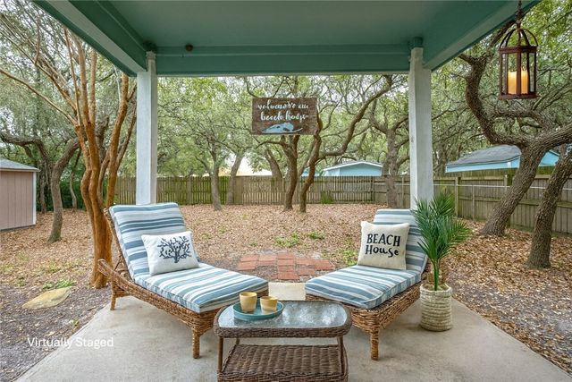 518 S Verne St, Rockport, TX 78382