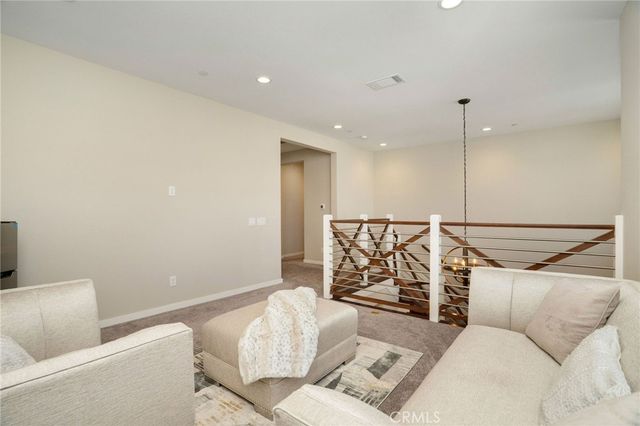 28511 Sparrow Way, Saugus, CA 91350